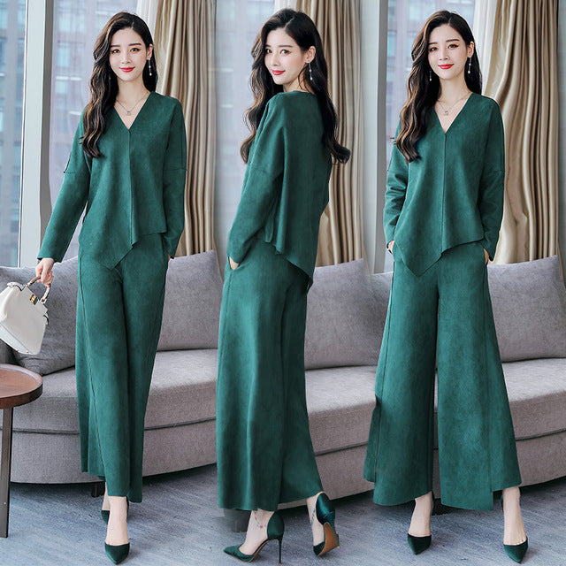 In the autumn of 2018, the new women's deerskin velvet fashion two-piece suit chic Hong Kong style mature goddess fan suit