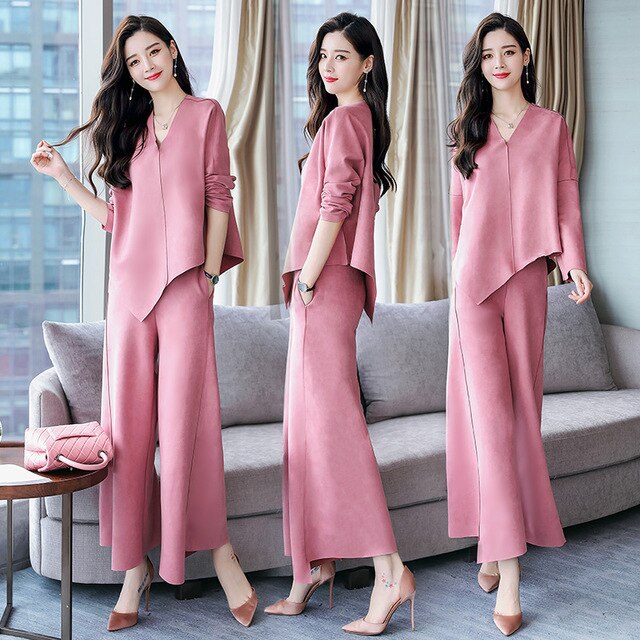 In the autumn of 2018, the new women's deerskin velvet fashion two-piece suit chic Hong Kong style mature goddess fan suit